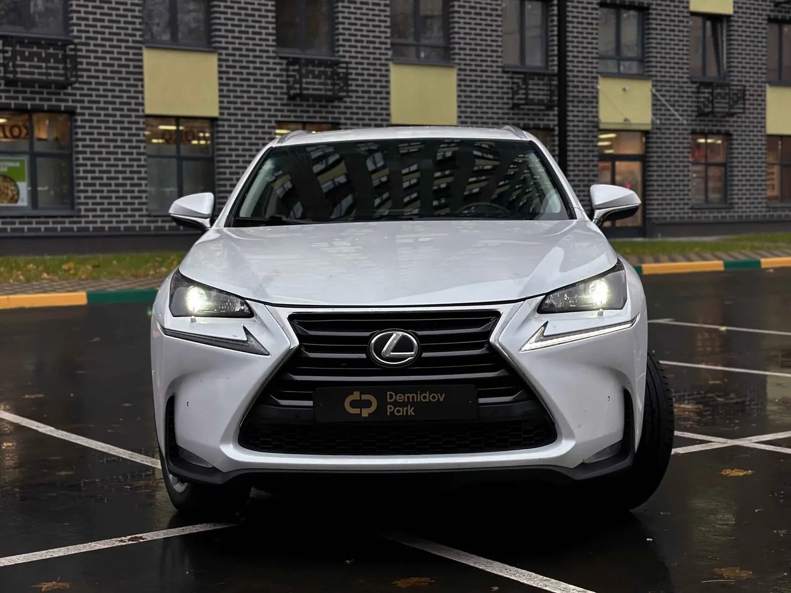 Lexus NX200T с фаркопом — вид 2, аренда в Нижний Новгород